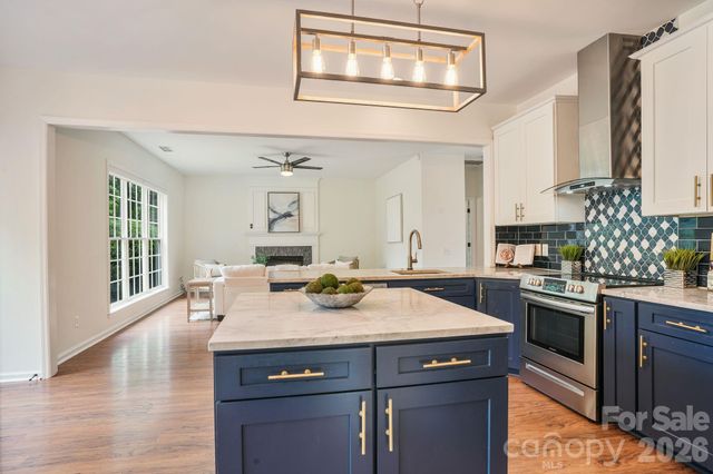 15816 Gathering Oaks Drive, Huntersville, NC 28078