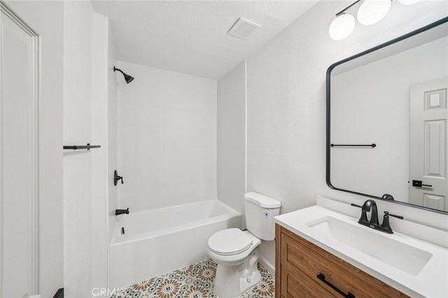 3720 La Hacienda, San Bernardino, CA 92404