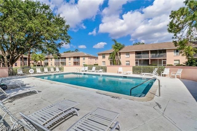 1330 Derbyshire CT E103, Naples, FL 34116