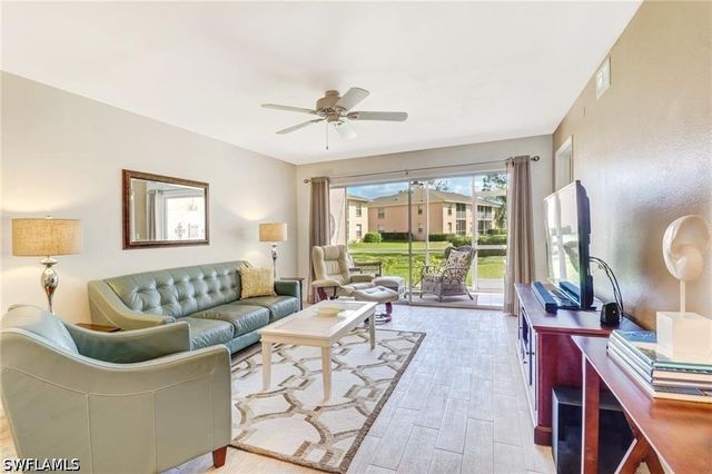 1330 Derbyshire CT E103, Naples, FL 34116