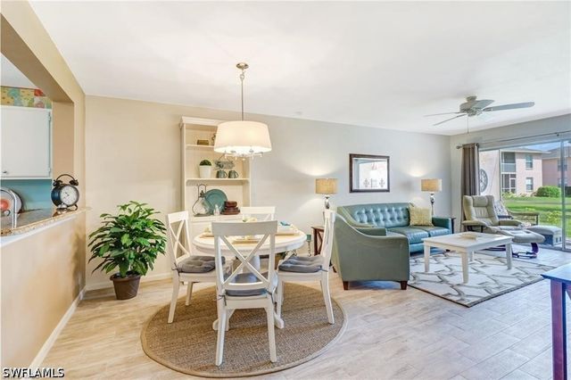 1330 Derbyshire CT E103, Naples, FL 34116