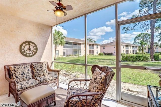 1330 Derbyshire CT E103, Naples, FL 34116
