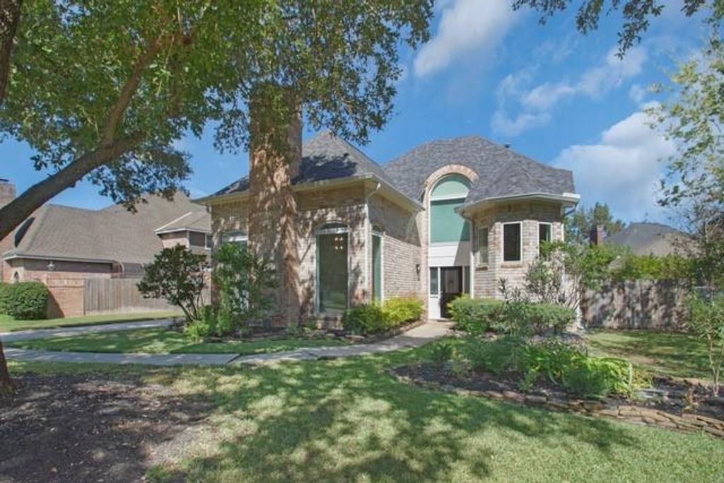 17902 Fernbluff Drive, Spring, TX 77379