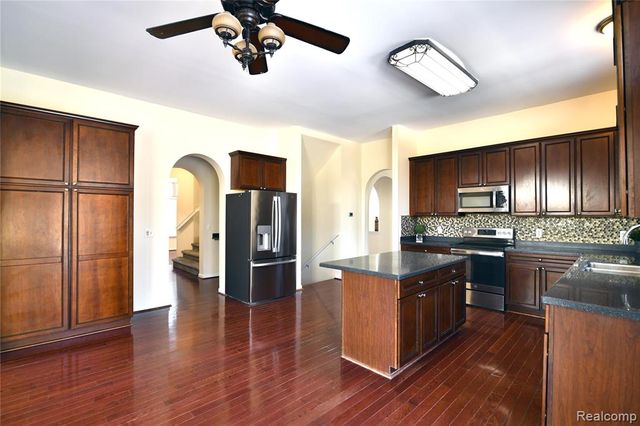 2344 Willow Lane, Grand Blanc, MI 48439