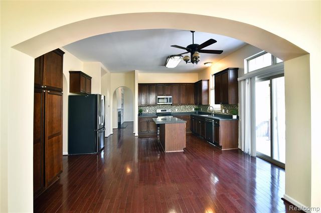 2344 Willow Lane, Grand Blanc, MI 48439