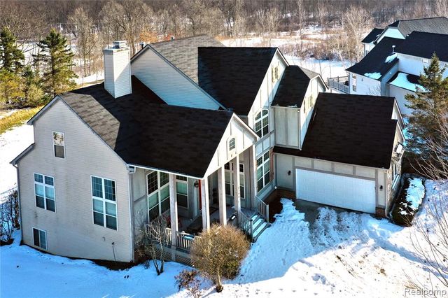 2344 Willow Lane, Grand Blanc, MI 48439