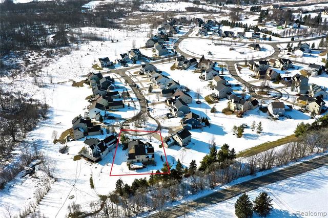 2344 Willow Lane, Grand Blanc, MI 48439