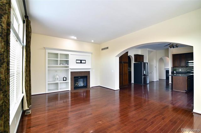 2344 Willow Lane, Grand Blanc, MI 48439