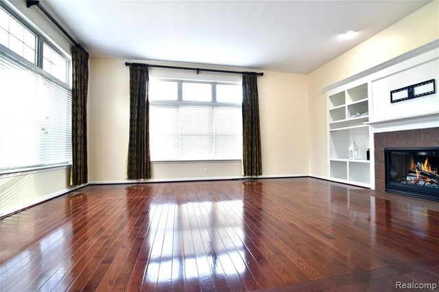 2344 Willow Lane, Grand Blanc, MI 48439