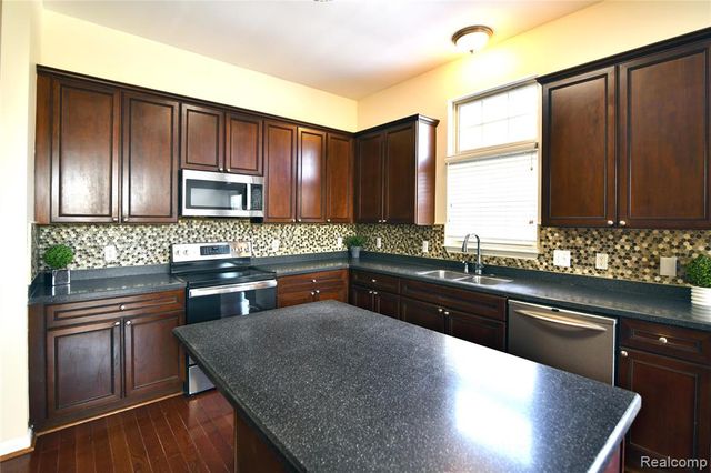 2344 Willow Lane, Grand Blanc, MI 48439