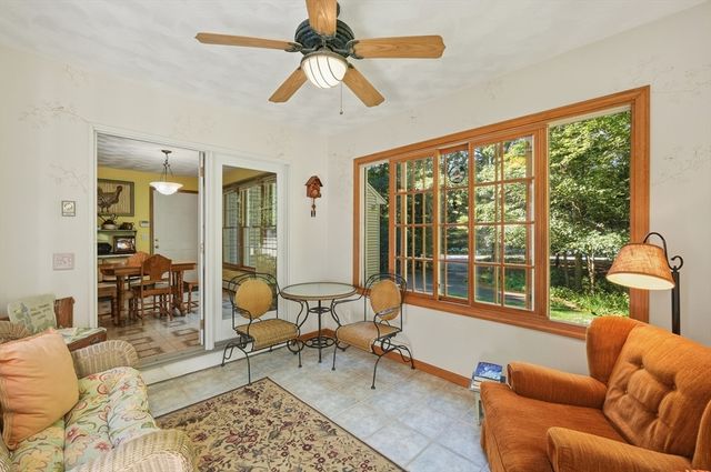 18 Allens Ln, Rehoboth, MA 02769