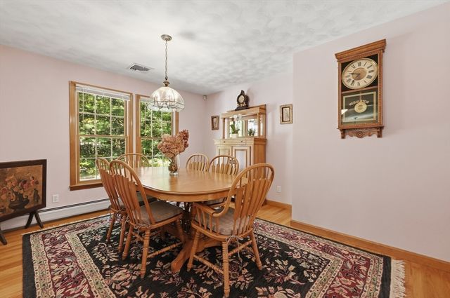 18 Allens Ln, Rehoboth, MA 02769