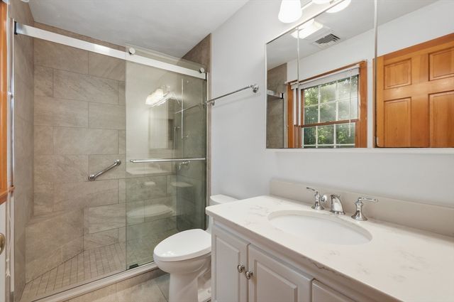 18 Allens Ln, Rehoboth, MA 02769