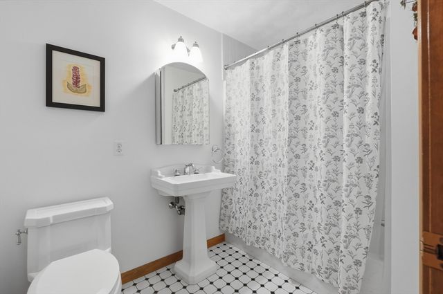 18 Allens Ln, Rehoboth, MA 02769