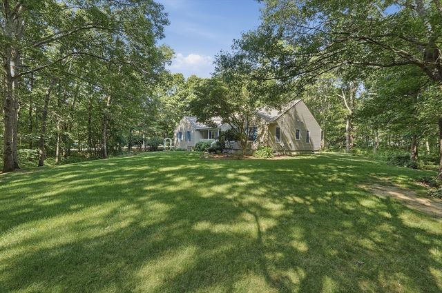 18 Allens Ln, Rehoboth, MA 02769