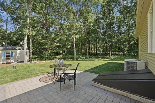 18 Allens Ln, Rehoboth, MA 02769