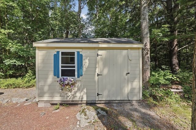 18 Allens Ln, Rehoboth, MA 02769
