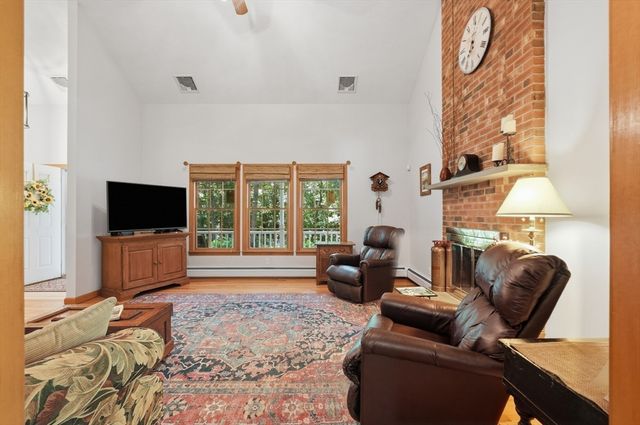 18 Allens Ln, Rehoboth, MA 02769
