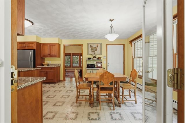 18 Allens Ln, Rehoboth, MA 02769