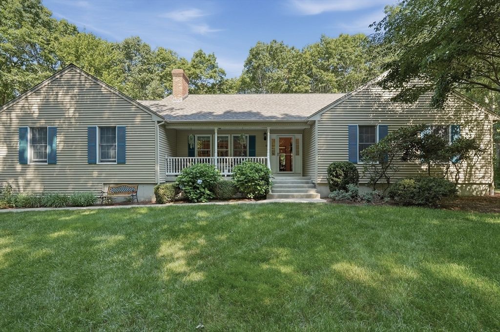 18 Allens Ln, Rehoboth, MA 02769