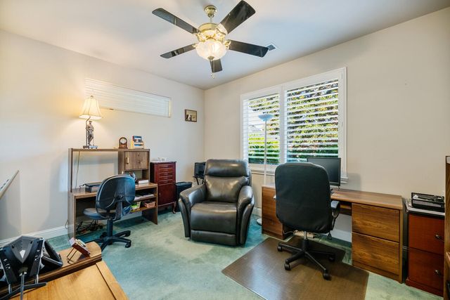 869 St Andrews Way, Eagle Point, OR 97524