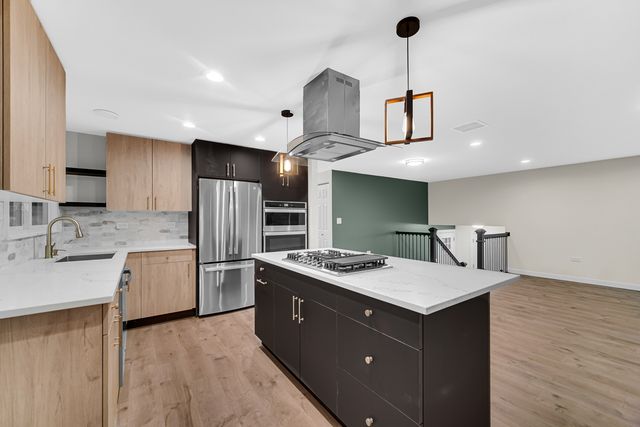 519 S Springinsguth Road, Schaumburg, IL 60193