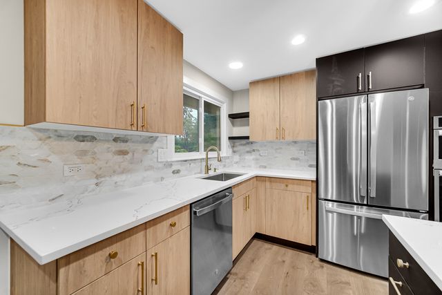 519 S Springinsguth Road, Schaumburg, IL 60193