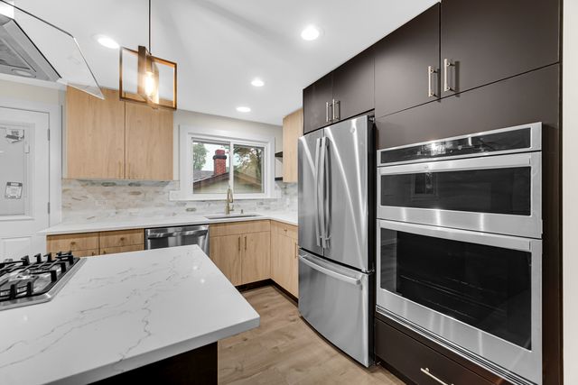 519 S Springinsguth Road, Schaumburg, IL 60193