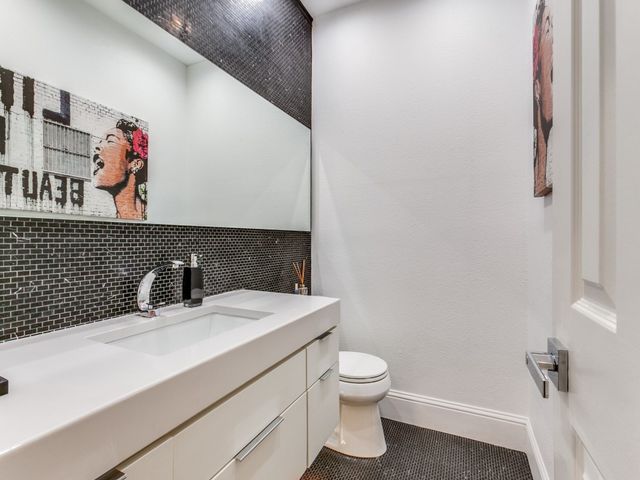 5818 London Lane, Dallas, TX 75252