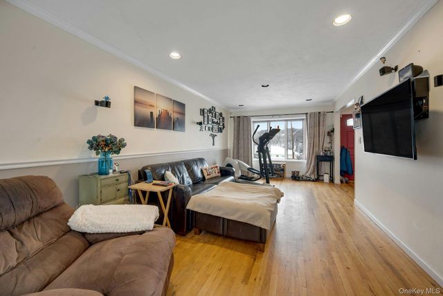 59 Valerie Drive, Yonkers, NY 10703