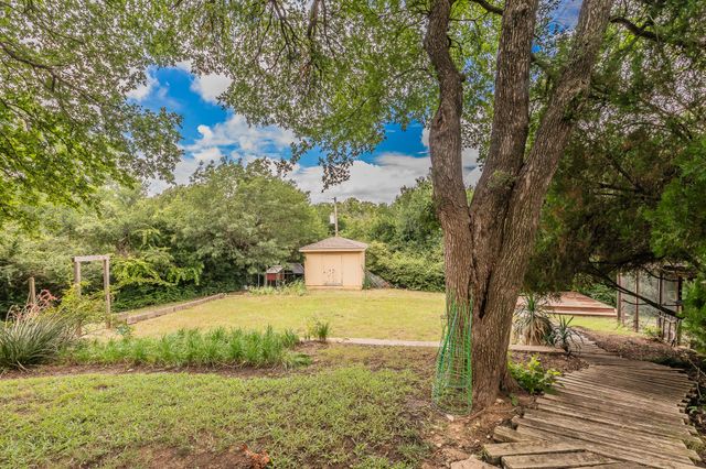 4200 Westmont Court, Fort Worth, TX 76109