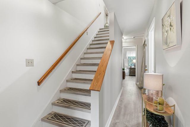 15 Walnut Circle, Merrimack, NH 03054
