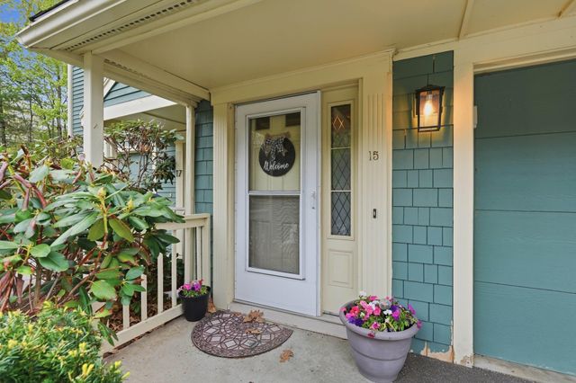 15 Walnut Circle, Merrimack, NH 03054