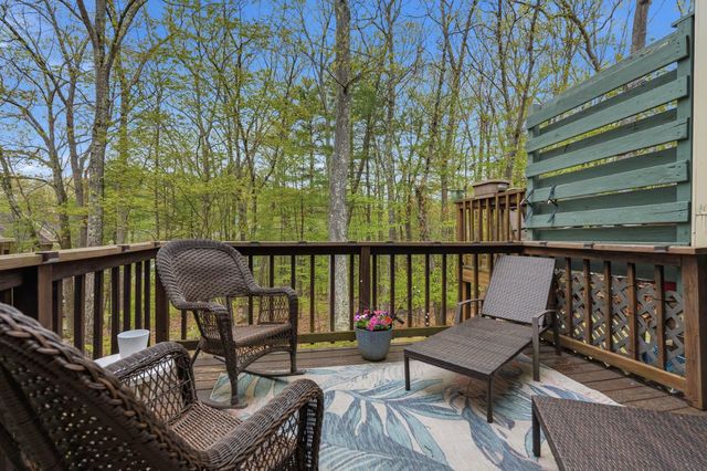 15 Walnut Circle, Merrimack, NH 03054