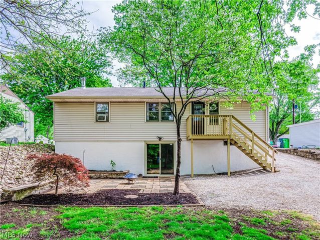 1140 Valley Drive NW, North Canton, OH 44720