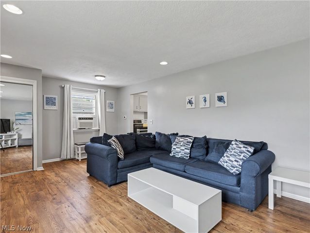 1140 Valley Drive NW, North Canton, OH 44720