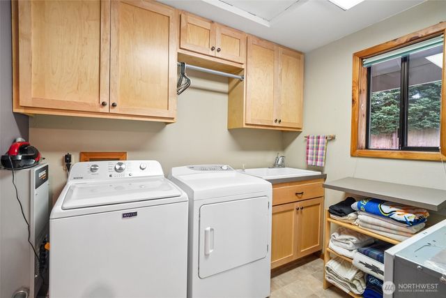 4181 Eagle Ridge Drive, Camano Island, WA 98282