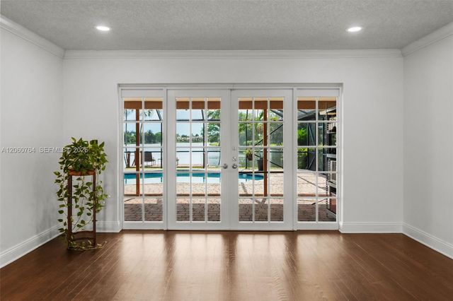 424 Sailboat Circle, Weston, FL 33326