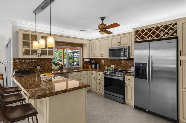 424 Sailboat Circle, Weston, FL 33326