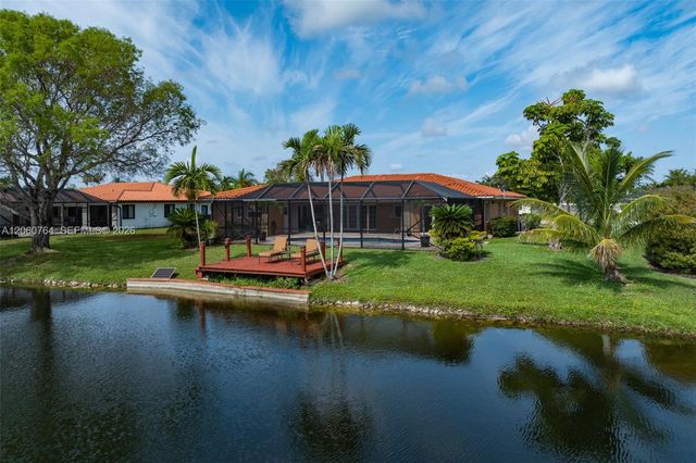 424 Sailboat Circle, Weston, FL 33326