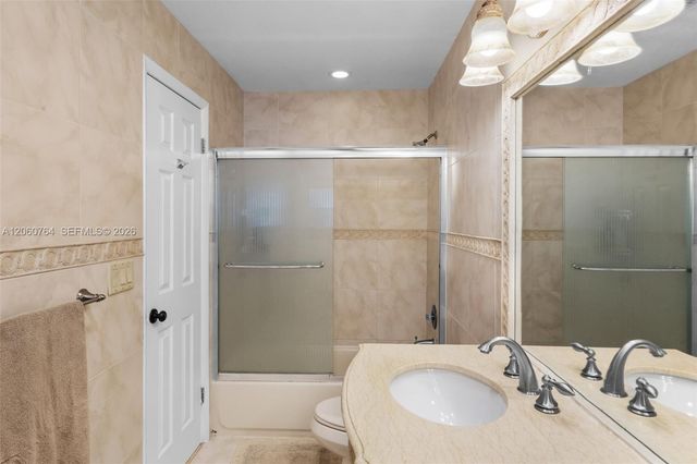 424 Sailboat Circle, Weston, FL 33326