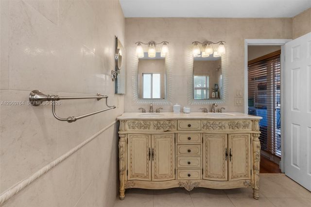424 Sailboat Circle, Weston, FL 33326
