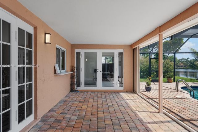 424 Sailboat Circle, Weston, FL 33326