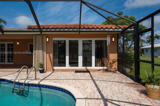 424 Sailboat Circle, Weston, FL 33326