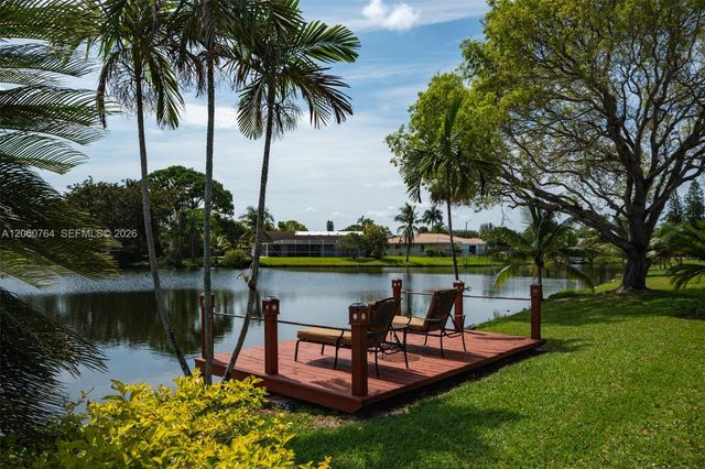 424 Sailboat Circle, Weston, FL 33326