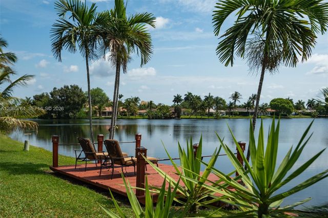 424 Sailboat Circle, Weston, FL 33326