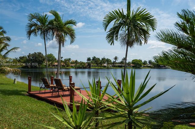 424 Sailboat Circle, Weston, FL 33326