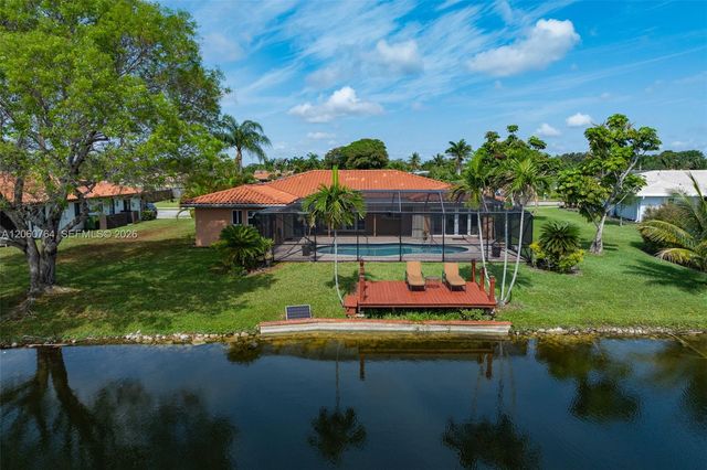 424 Sailboat Circle, Weston, FL 33326