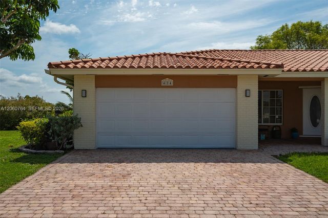 424 Sailboat Circle, Weston, FL 33326