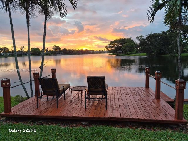 424 Sailboat Circle, Weston, FL 33326